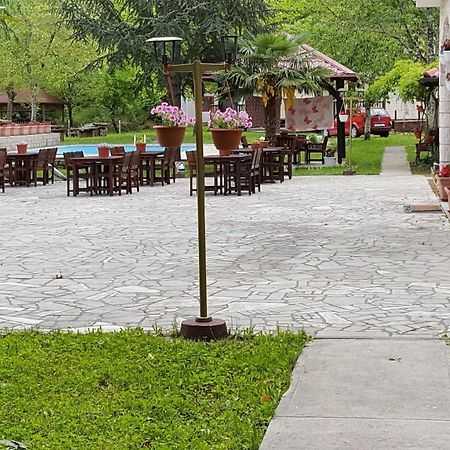 Hotel Sara Buzet Exteriér fotografie
